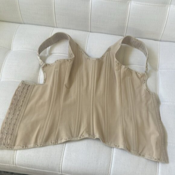 Sol Hourglass Waistcoat in great condition only used couple times. Size S beige. - Picture 7 of 7